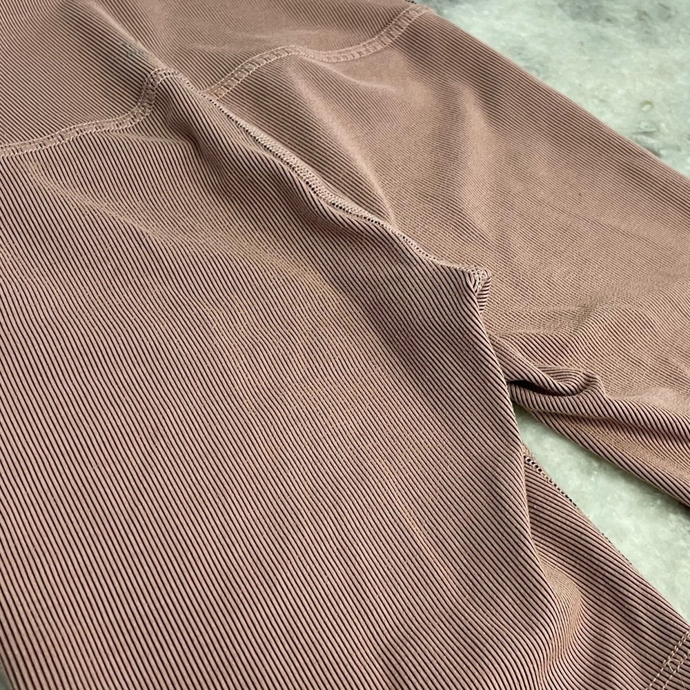 Beyond Yoga Ribbed Mauve Bike Shorts - Picture 11 of 14